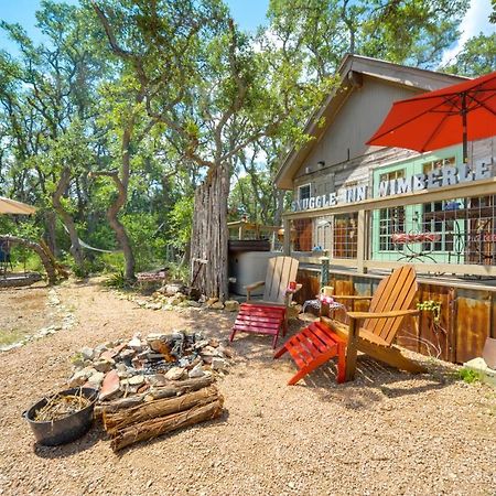 Snuggle Inn Wimberley Cabin With Fire Pit And Deck Luaran gambar