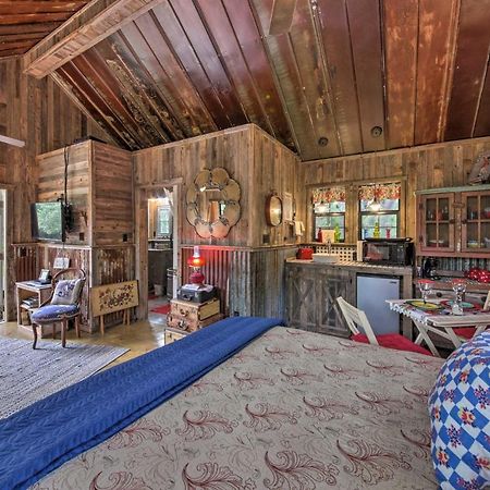 Snuggle Inn Wimberley Cabin With Fire Pit And Deck Luaran gambar