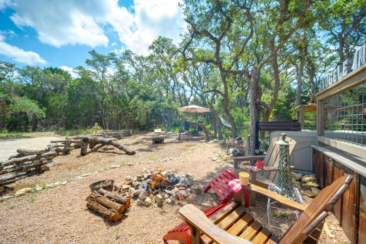 Snuggle Inn Wimberley Cabin With Fire Pit And Deck Luaran gambar