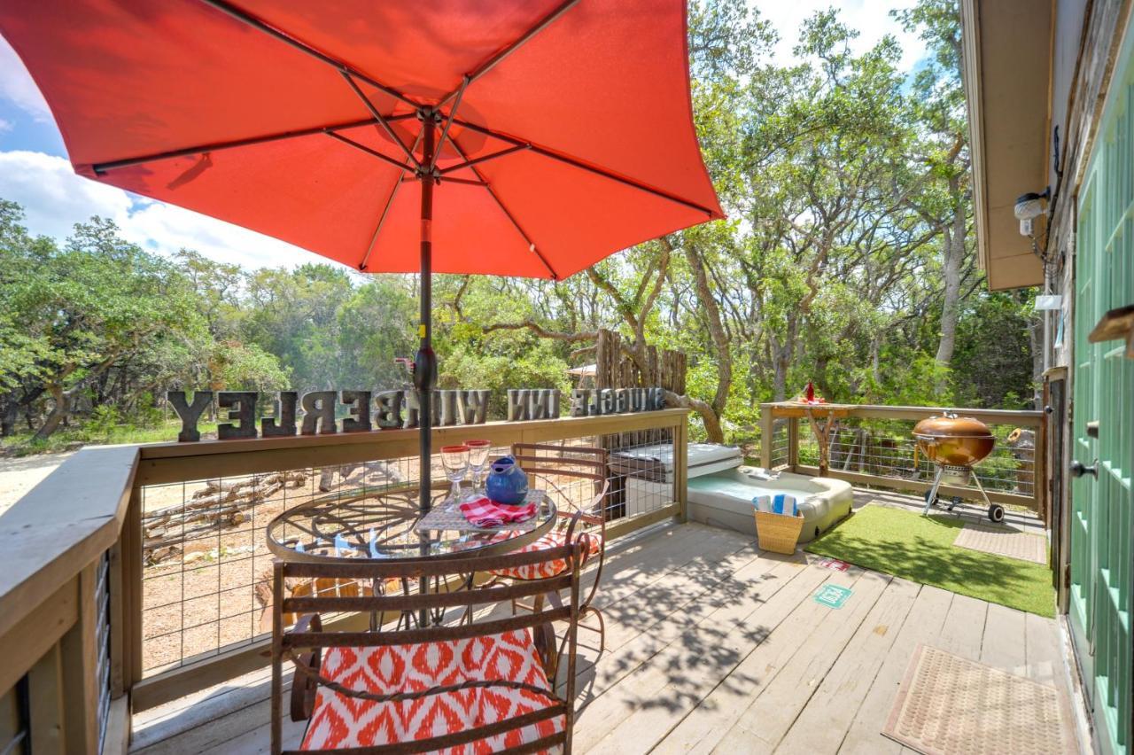 Snuggle Inn Wimberley Cabin With Fire Pit And Deck Luaran gambar
