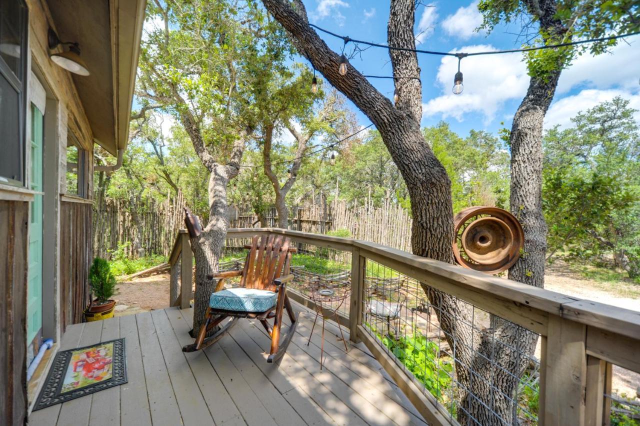 Snuggle Inn Wimberley Cabin With Fire Pit And Deck Luaran gambar