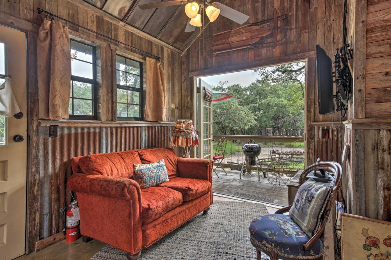 Snuggle Inn Wimberley Cabin With Fire Pit And Deck Luaran gambar
