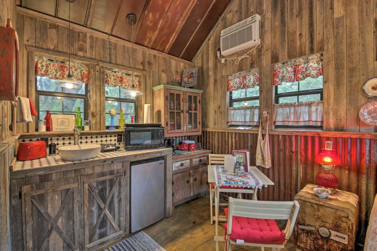 Snuggle Inn Wimberley Cabin With Fire Pit And Deck Luaran gambar