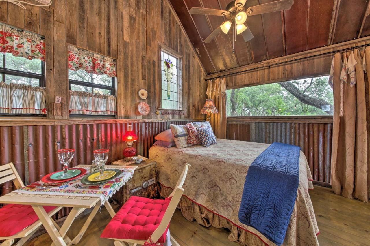 Snuggle Inn Wimberley Cabin With Fire Pit And Deck Luaran gambar
