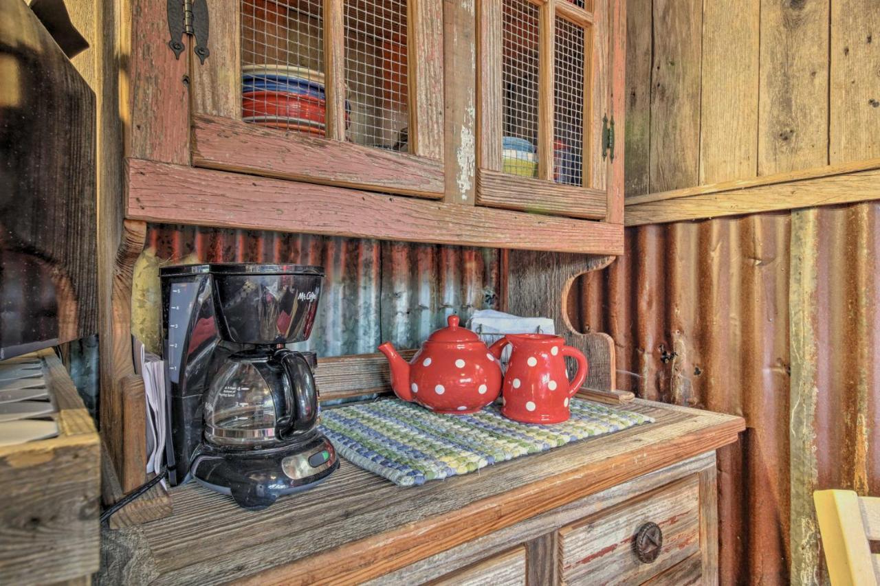 Snuggle Inn Wimberley Cabin With Fire Pit And Deck Luaran gambar